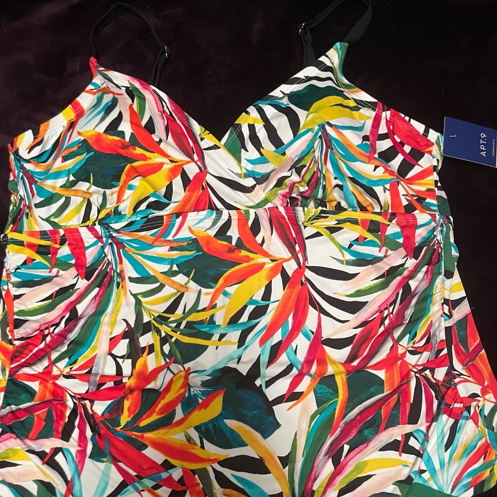 23M.- Apt 9 Tanki  V-Neck Top